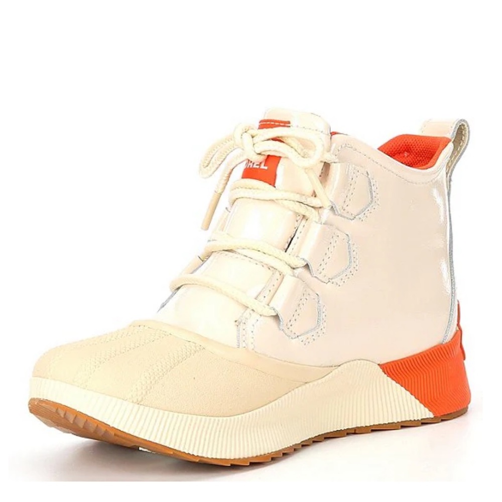 NIB Sorel Out N About III Classic Patent Waterproof Lace-Up Booties